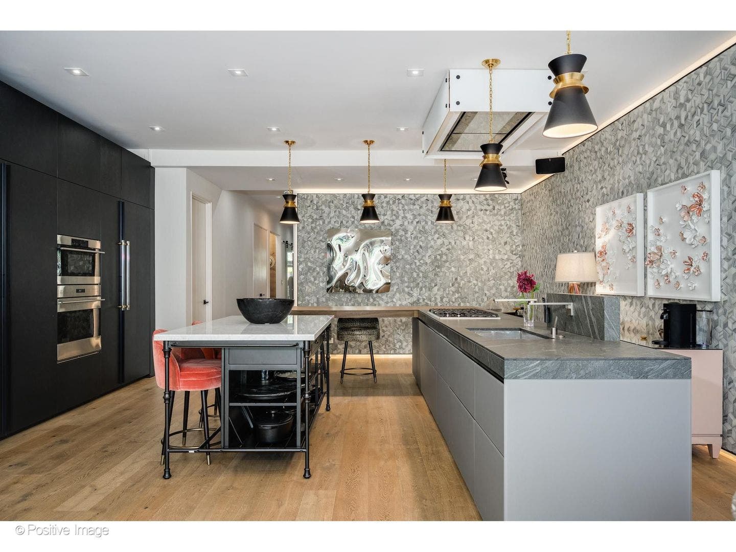 925 N Larrabee Street, #2S, Chicago, IL 60610 925 N Larrabee Street, #2S, Chicago, IL 60610