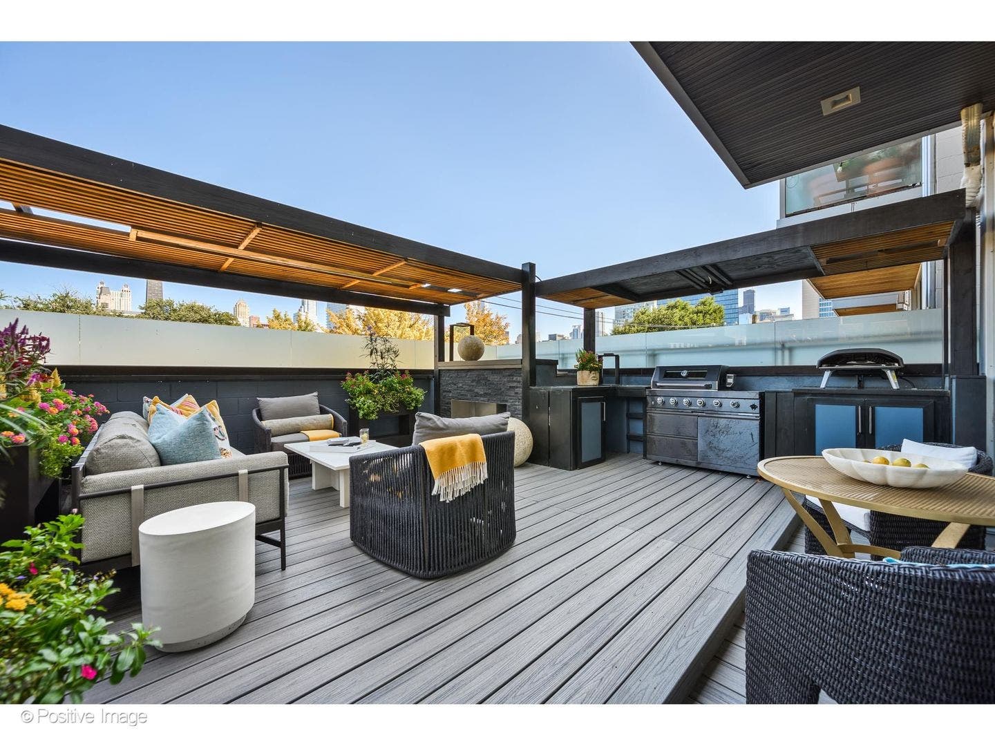925 N Larrabee Street, #2S, Chicago, IL 60610 925 N Larrabee Street, #2S, Chicago, IL 60610