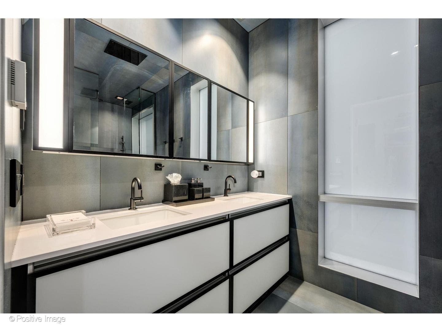 925 N Larrabee Street, #2S, Chicago, IL 60610 925 N Larrabee Street, #2S, Chicago, IL 60610