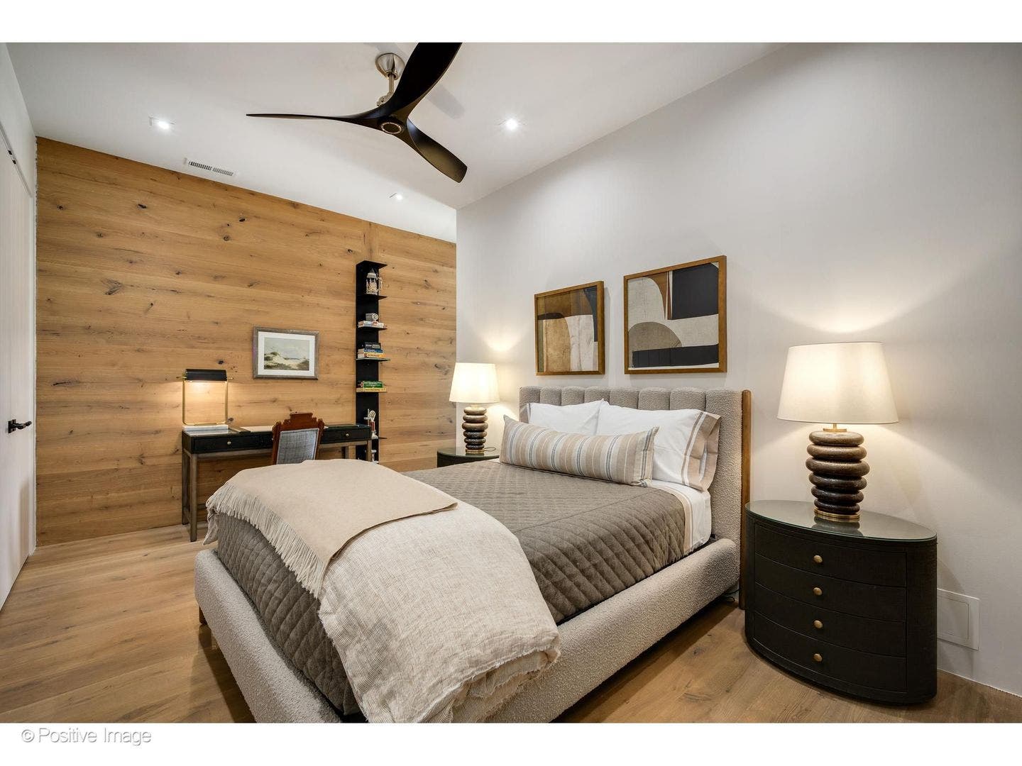 925 N Larrabee Street, #2S, Chicago, IL 60610 925 N Larrabee Street, #2S, Chicago, IL 60610