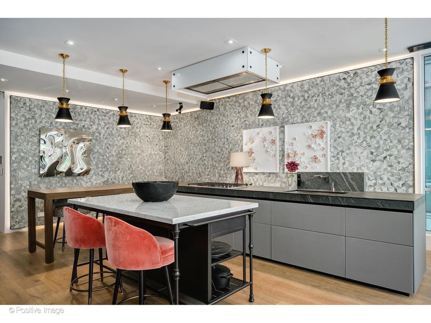 925 N Larrabee Street, #2S, Chicago, IL 60610 925 N Larrabee Street, #2S, Chicago, IL 60610