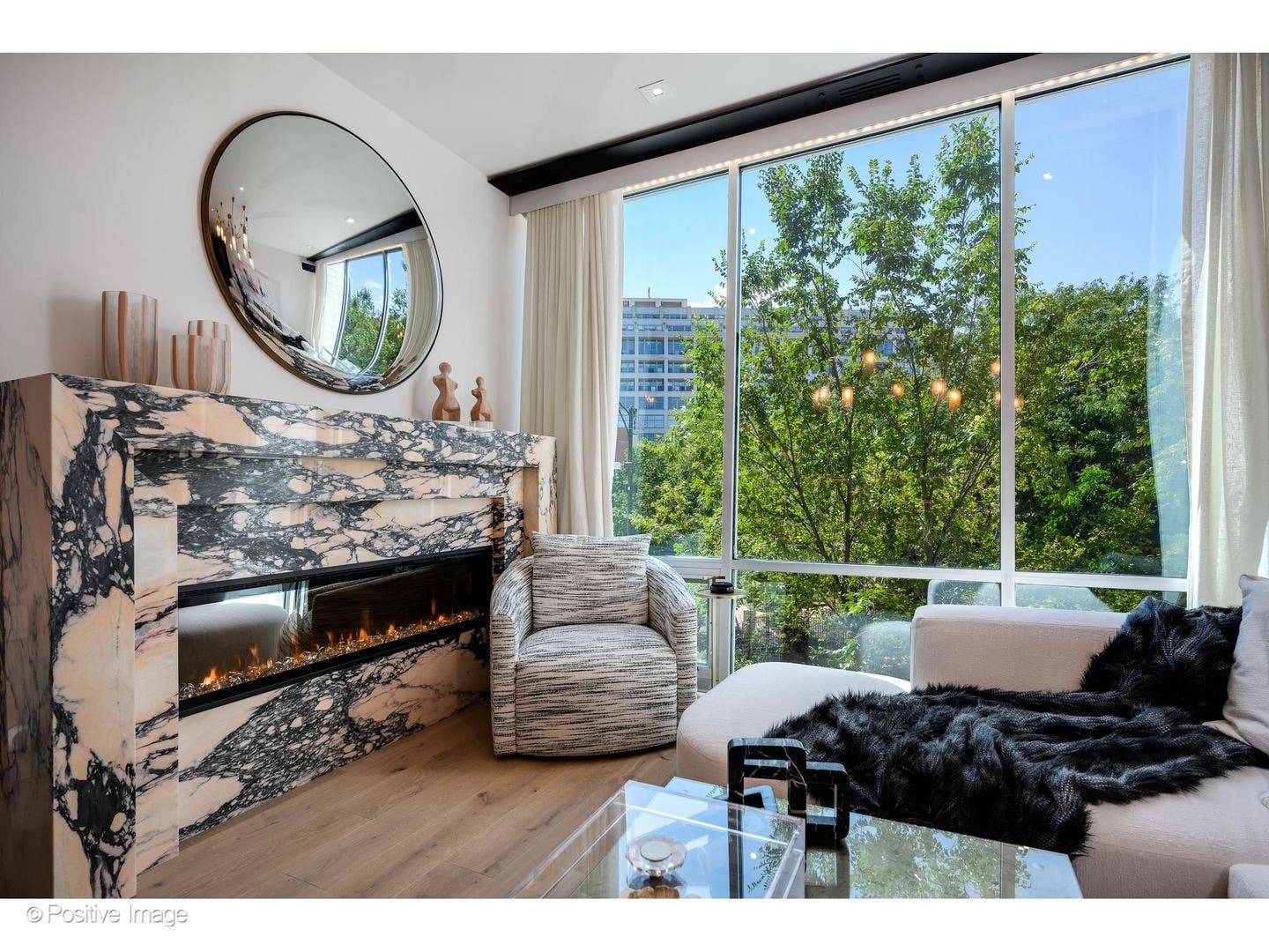 925 N Larrabee Street, #2S, Chicago, IL 60610 925 N Larrabee Street, #2S, Chicago, IL 60610