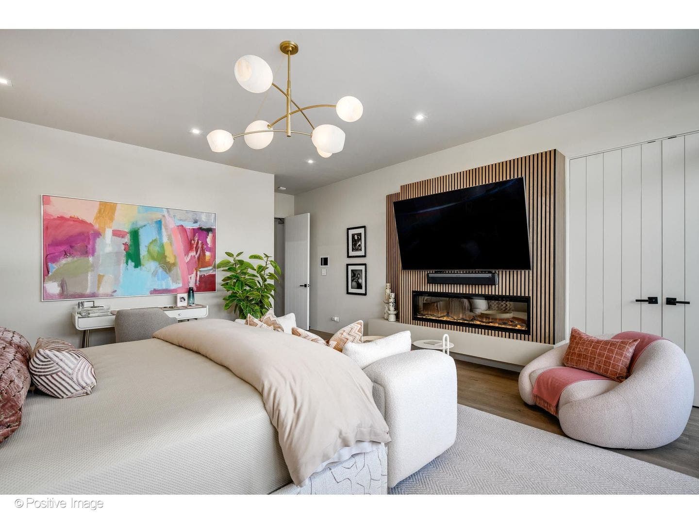 925 N Larrabee Street, #2S, Chicago, IL 60610 925 N Larrabee Street, #2S, Chicago, IL 60610