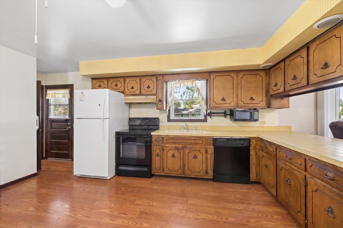 2021 Glenwood Avenue, Joliet, IL 60435