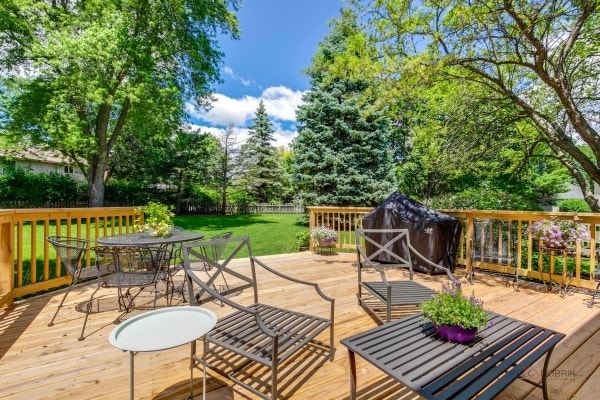 1305 Dancer Court, Libertyville, IL 60048 1305 Dancer Court, Libertyville, IL 60048