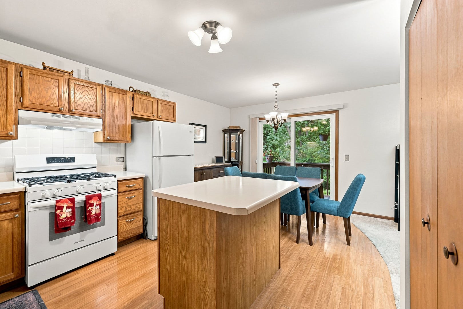 305 N Airlite Street, #A, Elgin, IL 60123 305 N Airlite Street, #A, Elgin, IL 60123