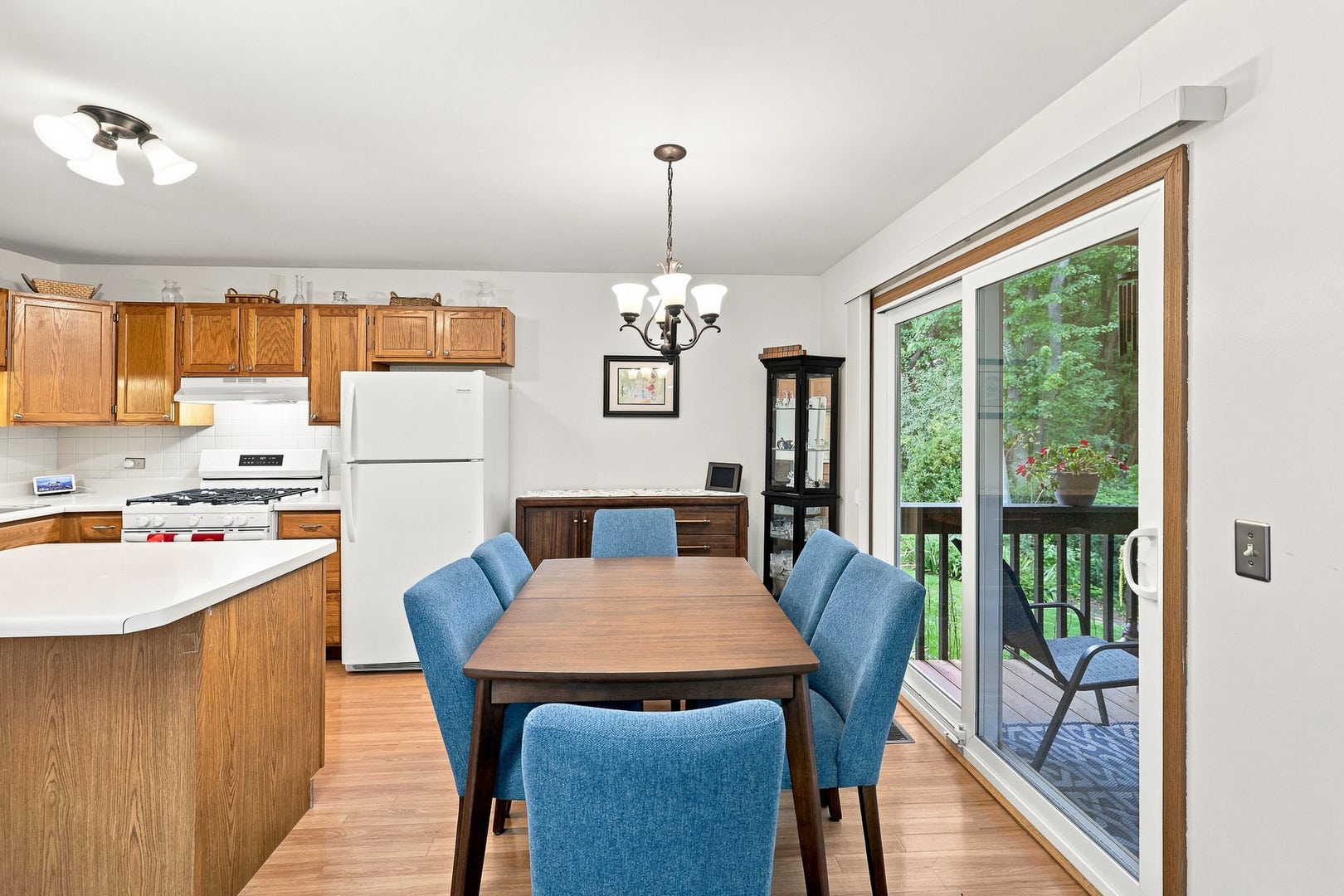 305 N Airlite Street, #A, Elgin, IL 60123 305 N Airlite Street, #A, Elgin, IL 60123
