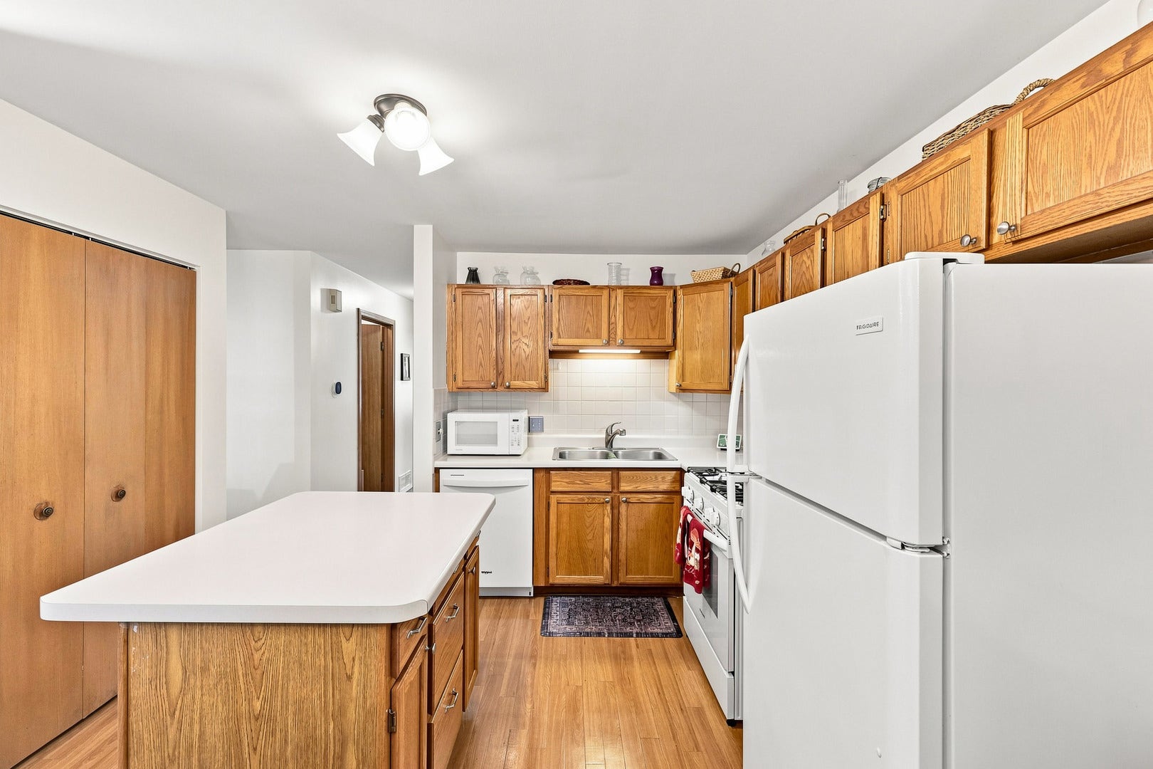 305 N Airlite Street, #A, Elgin, IL 60123 305 N Airlite Street, #A, Elgin, IL 60123