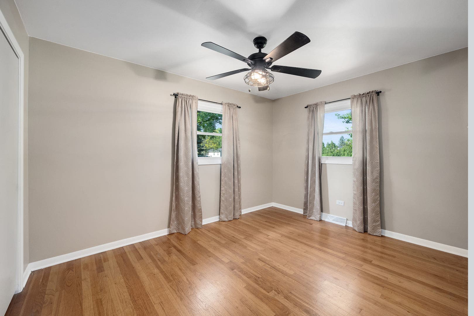 6151 Leonard Avenue, Downers Grove, IL 60516