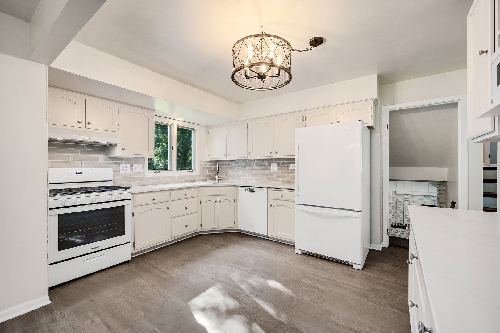 6151 Leonard Avenue, Downers Grove, IL 60516
