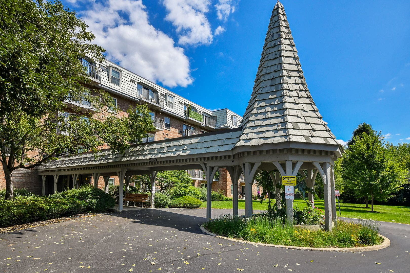 5125 Blodgett Avenue, #218T, Downers Grove, IL 60515 5125 Blodgett Avenue, #218T, Downers Grove, IL 60515