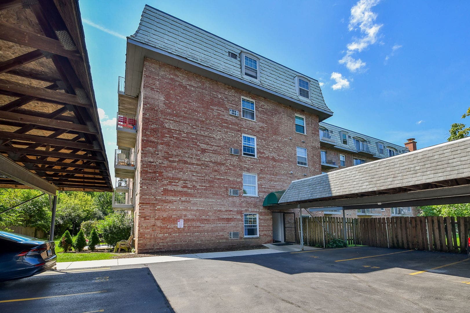5125 Blodgett Avenue, #218T, Downers Grove, IL 60515 5125 Blodgett Avenue, #218T, Downers Grove, IL 60515