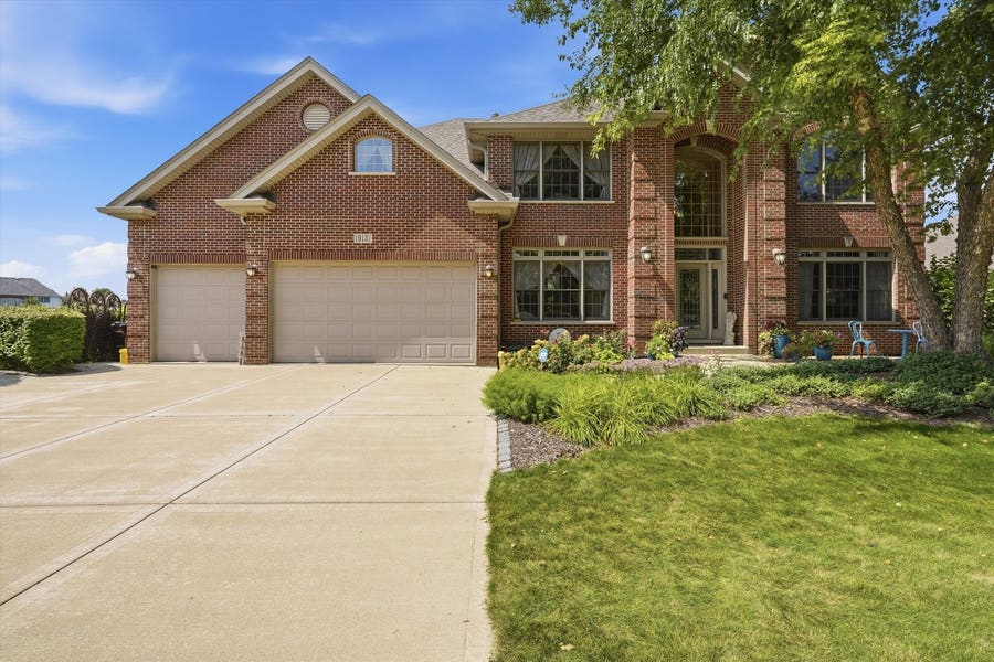 Property photo for 19132 Boulder Ridge Court, Mokena, IL