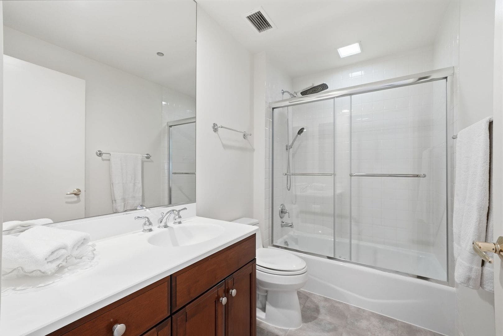 415 E North Water Street, #2805, Chicago, IL 60611 415 E North Water Street, #2805, Chicago, IL 60611