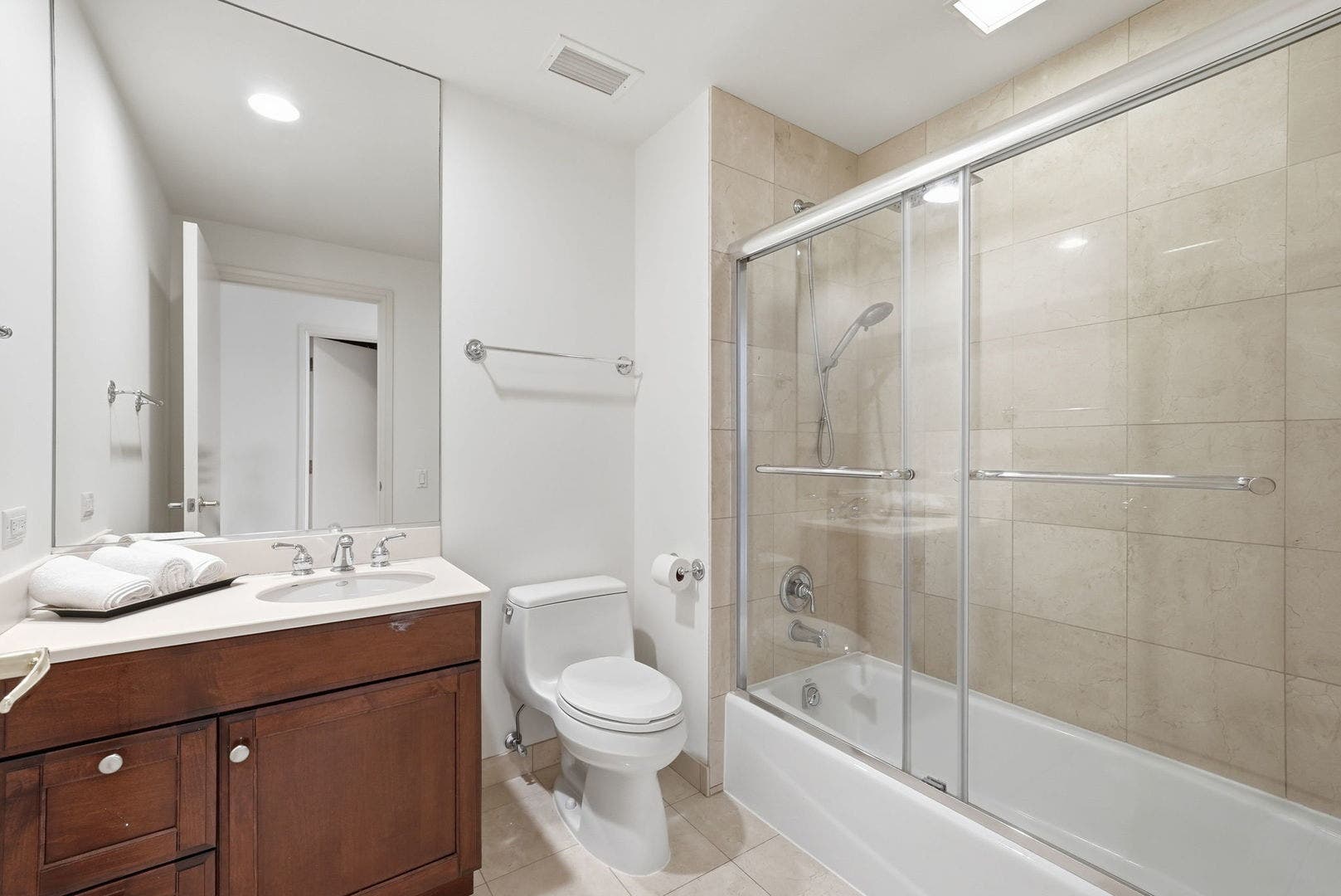 415 E North Water Street, #2805, Chicago, IL 60611 415 E North Water Street, #2805, Chicago, IL 60611