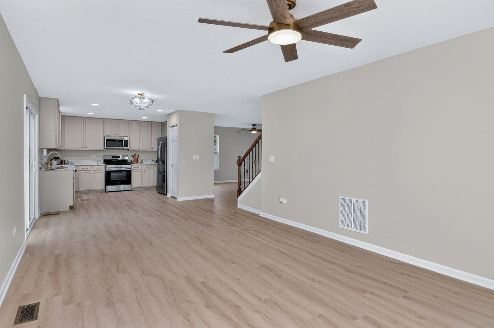 1816 Oxford Way, Joliet, IL 60431