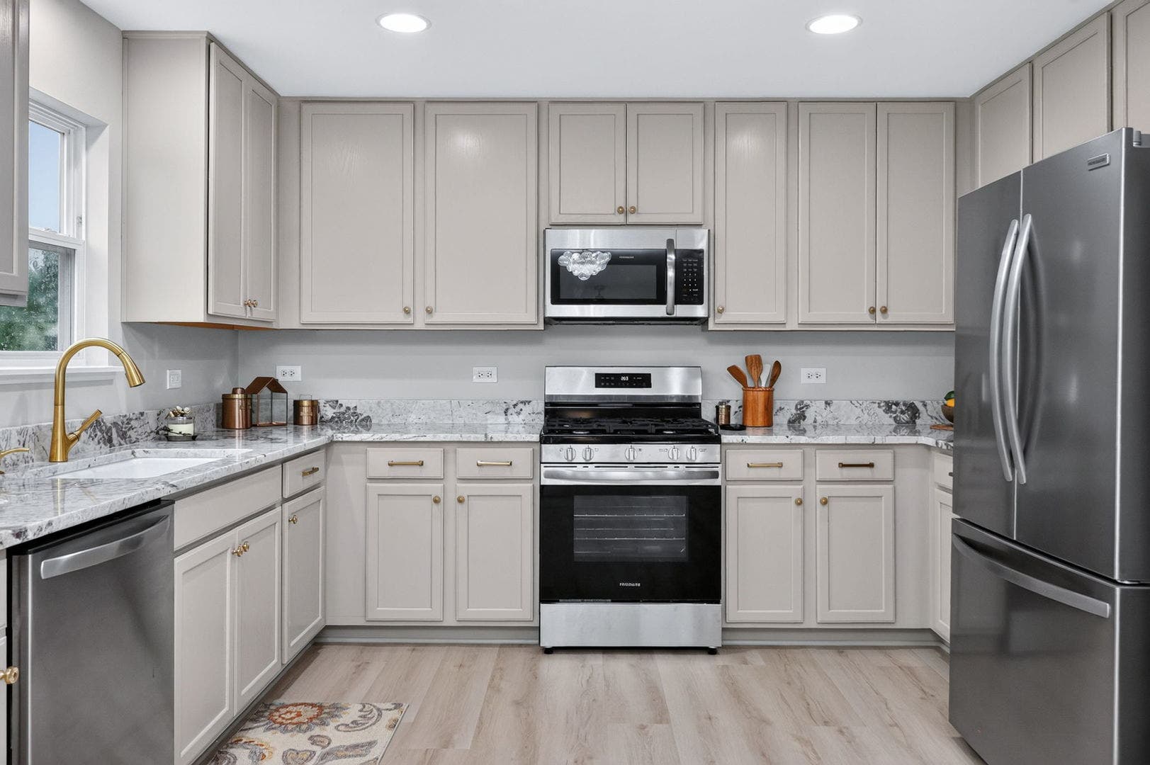 1816 Oxford Way, Joliet, IL 60431