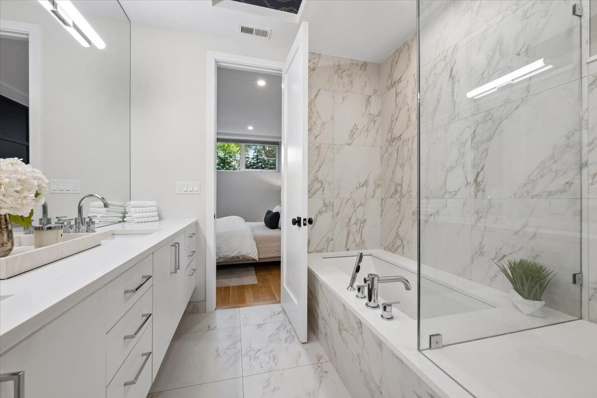 2719 W Haddon Avenue, #1, Chicago, IL 60622 2719 W Haddon Avenue, #1, Chicago, IL 60622