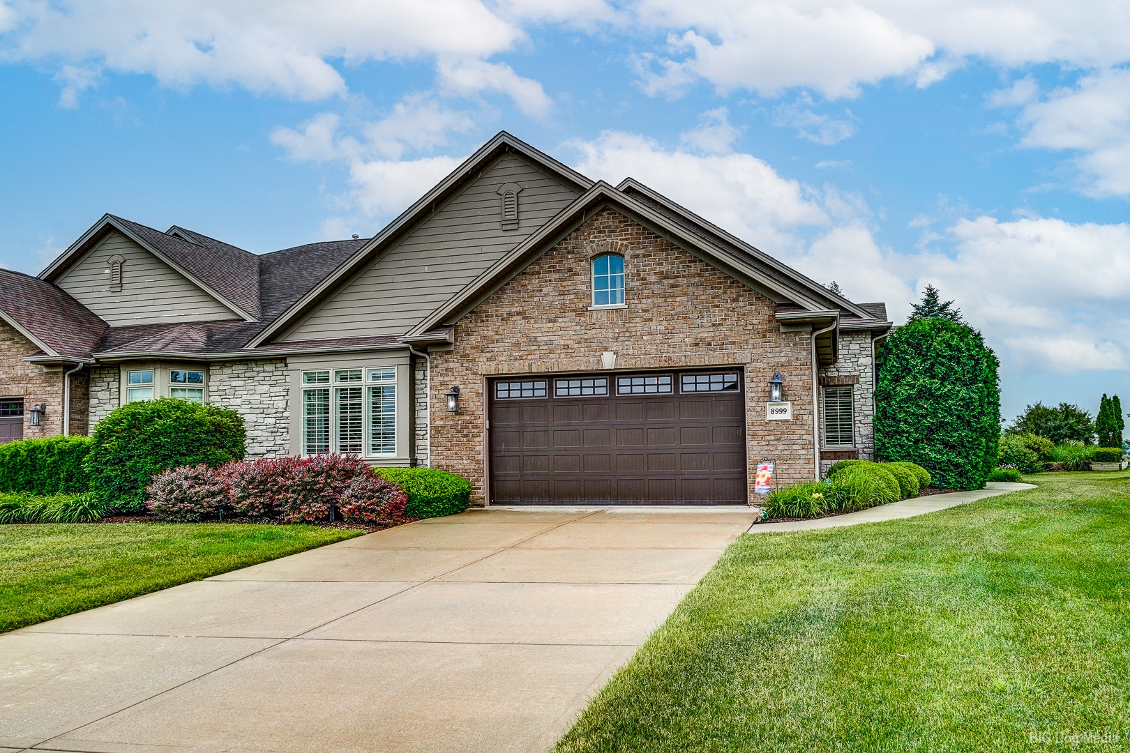 8999 Holland Harbor Circle, Frankfort, IL 60423 8999 Holland Harbor Circle, Frankfort, IL 60423