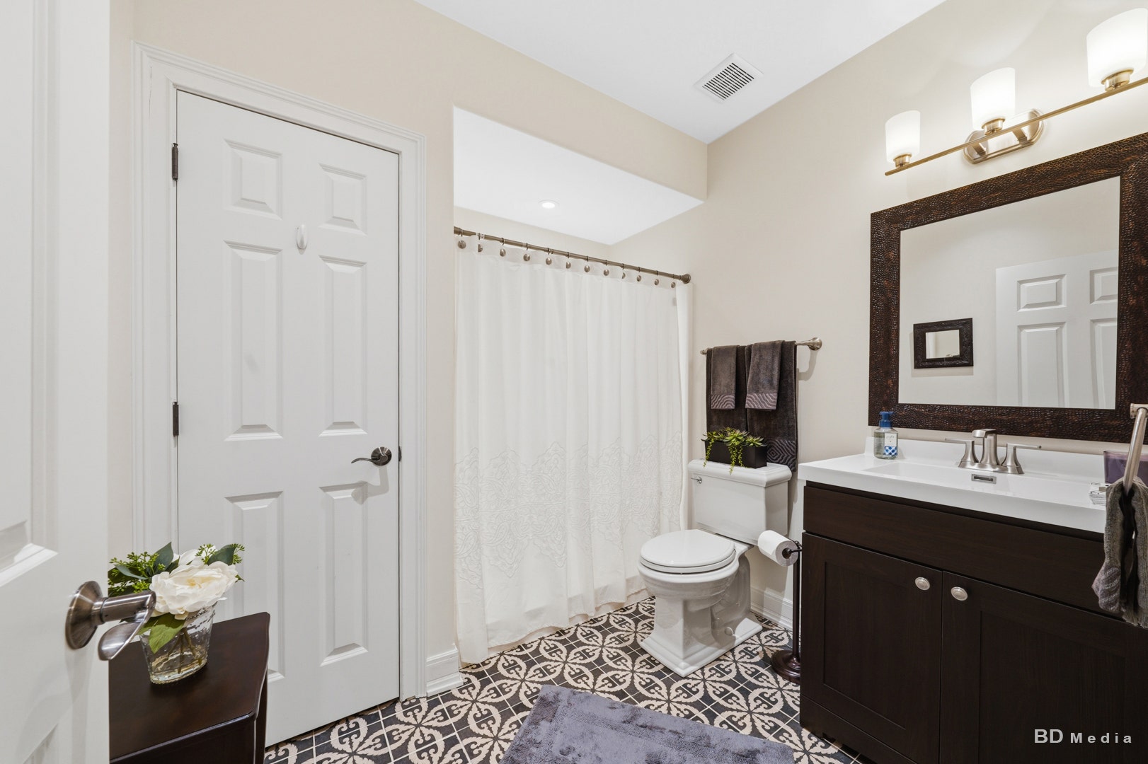 8999 Holland Harbor Circle, Frankfort, IL 60423 Full basement bathroom
