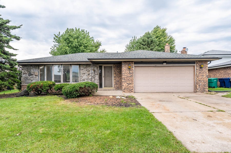 Property photo for 15612 Heather Court, Orland Park, IL