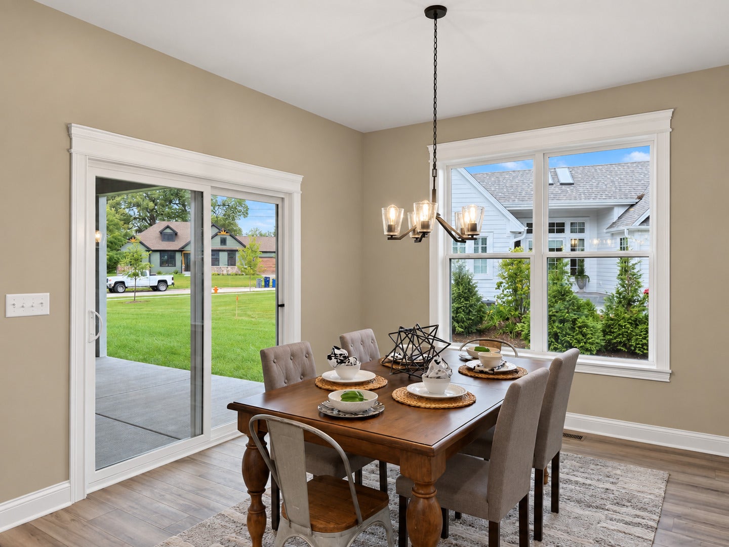 214 Burr Oak Circle, Elgin, IL 60124 214 Burr Oak Circle, Elgin, IL 60124