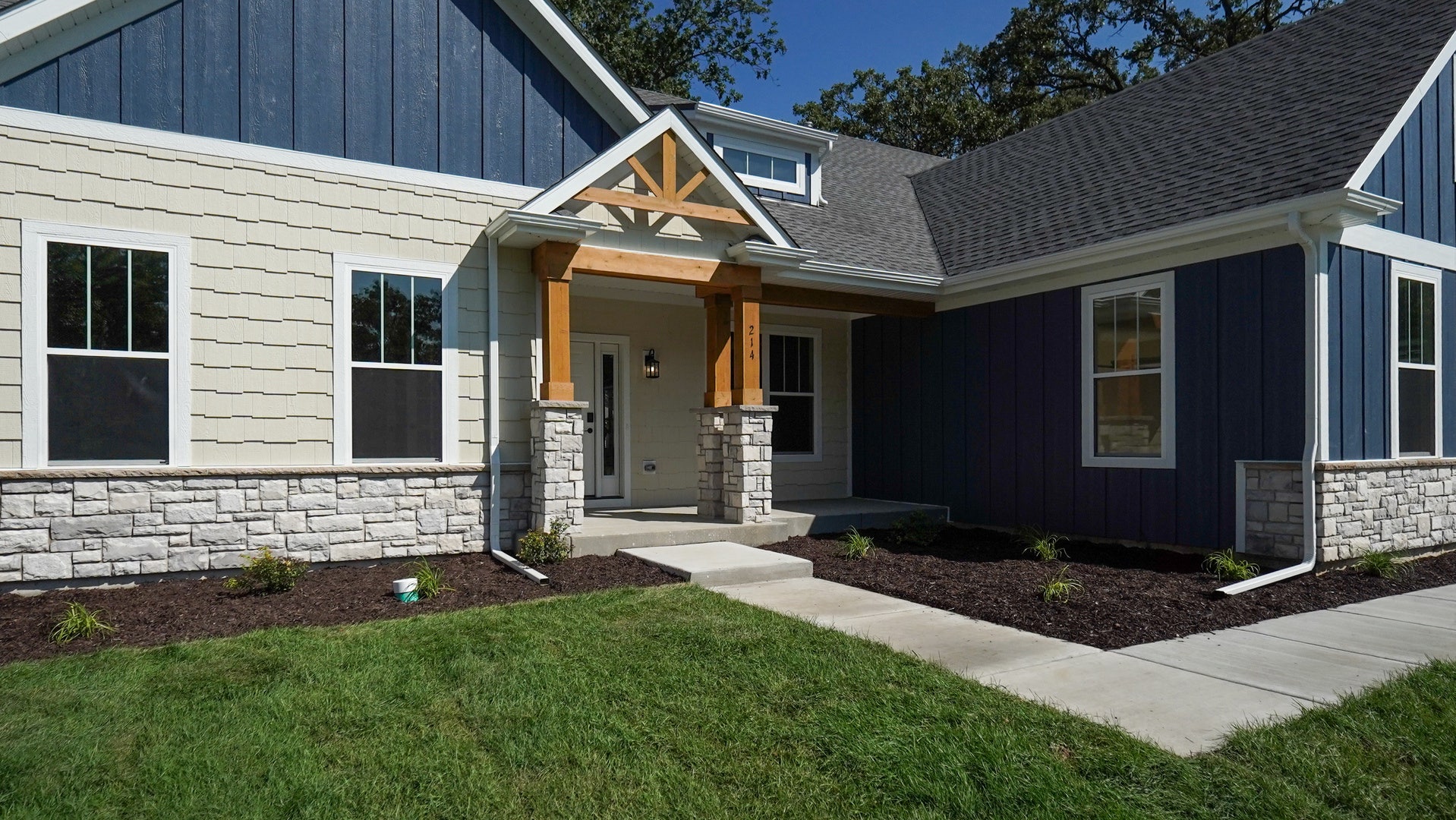 214 Burr Oak Circle, Elgin, IL 60124 214 Burr Oak Circle, Elgin, IL 60124