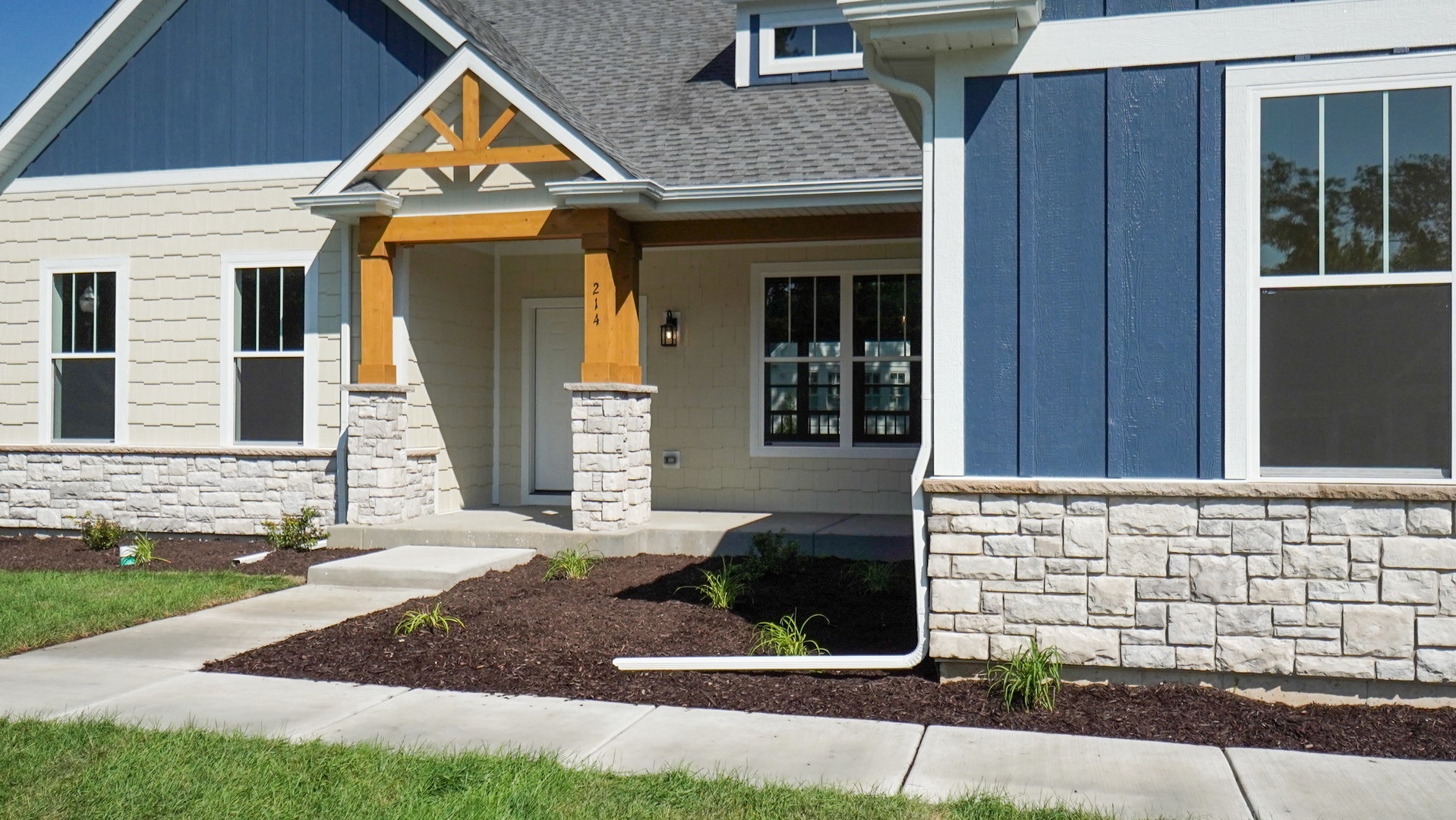 214 Burr Oak Circle, Elgin, IL 60124 214 Burr Oak Circle, Elgin, IL 60124