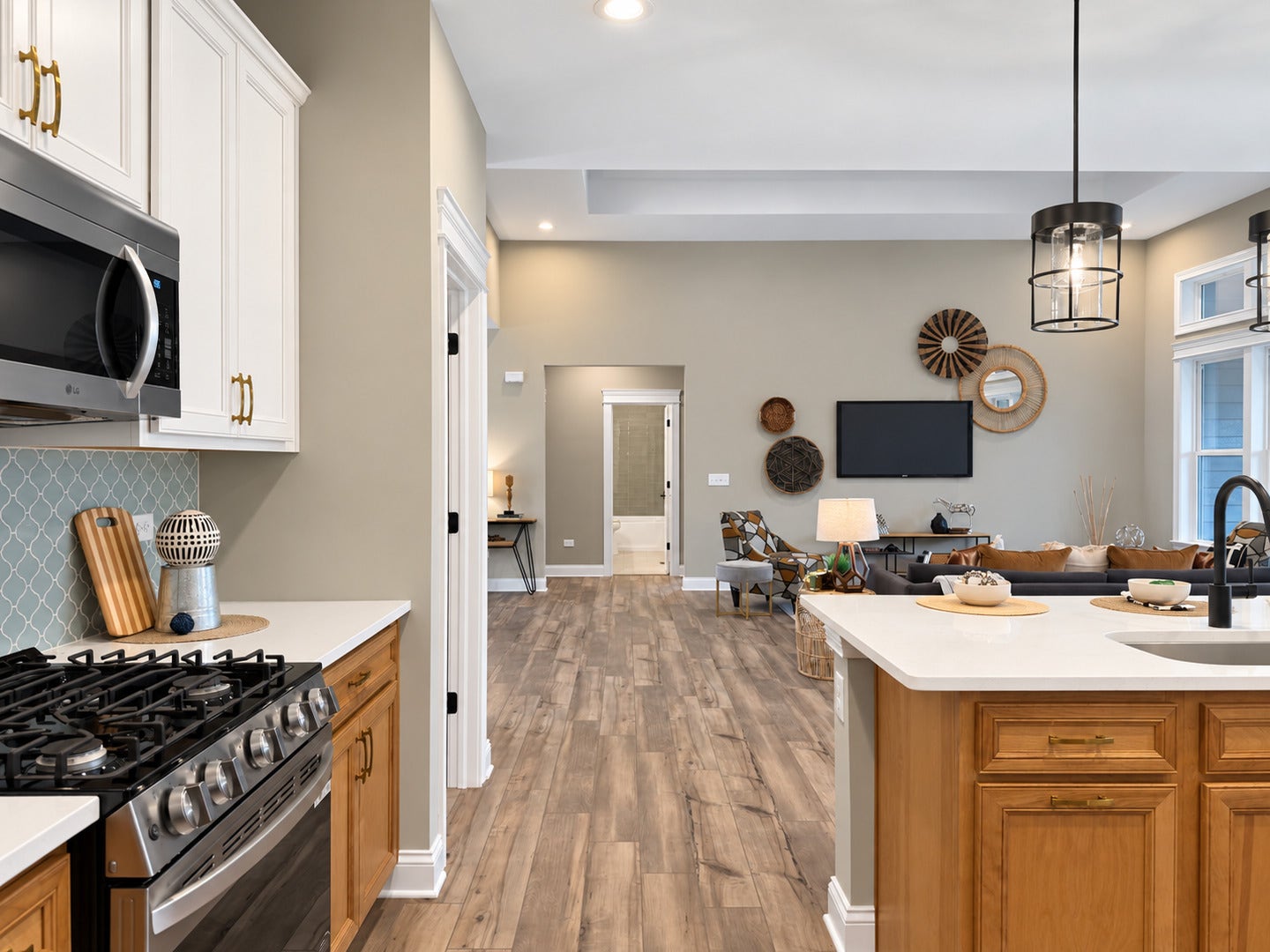 214 Burr Oak Circle, Elgin, IL 60124 214 Burr Oak Circle, Elgin, IL 60124