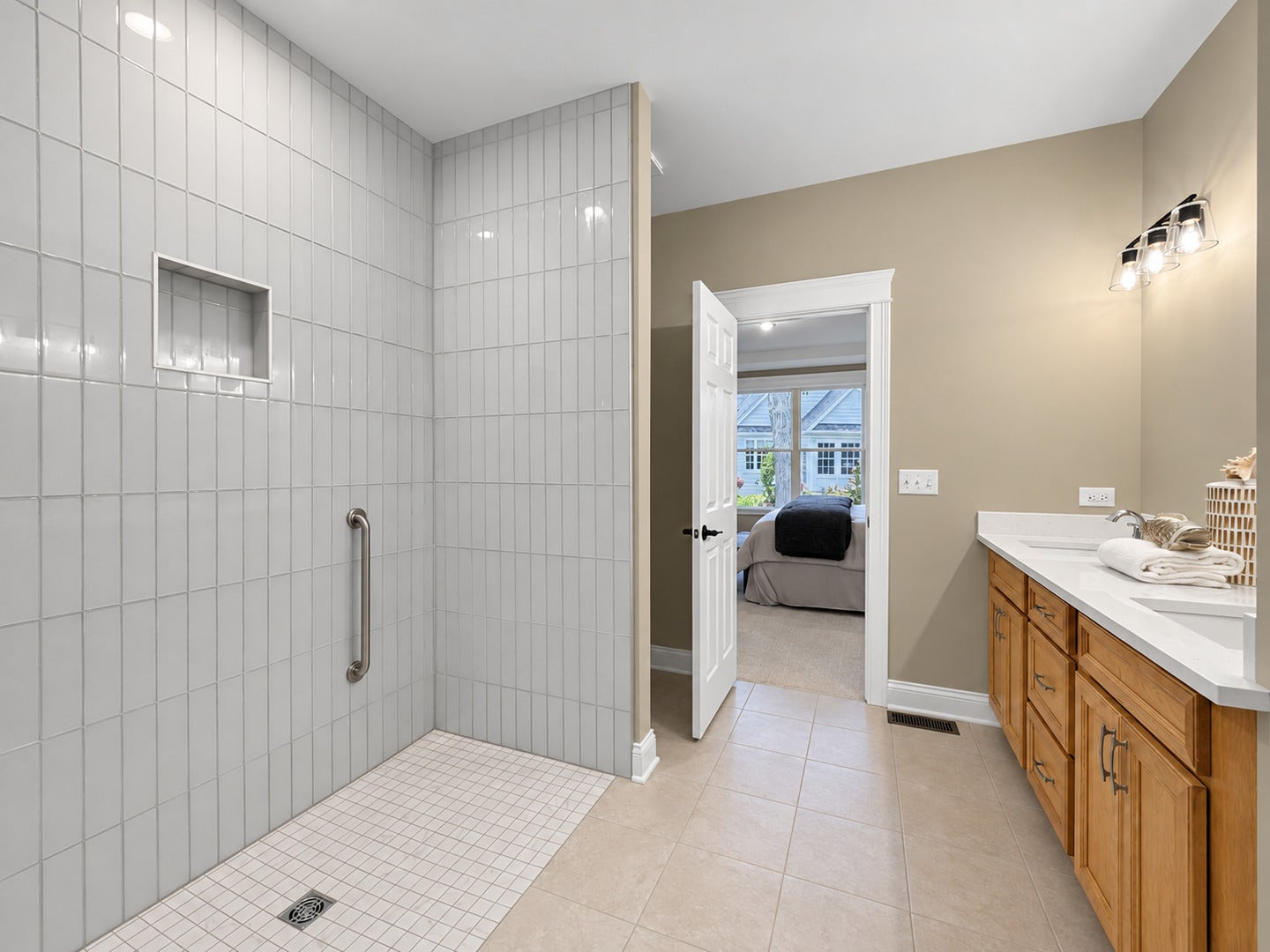 214 Burr Oak Circle, Elgin, IL 60124 214 Burr Oak Circle, Elgin, IL 60124