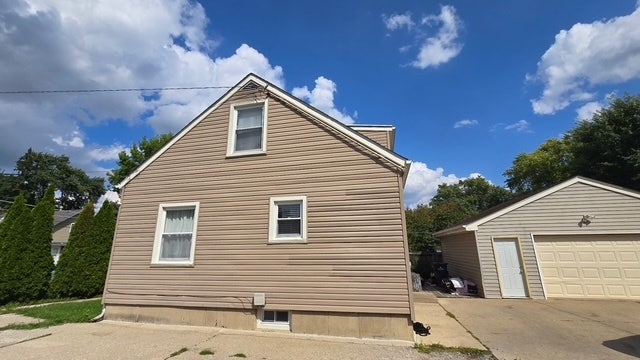 673 Orange Street, Elgin, IL 60123 673 Orange Street, Elgin, IL 60123