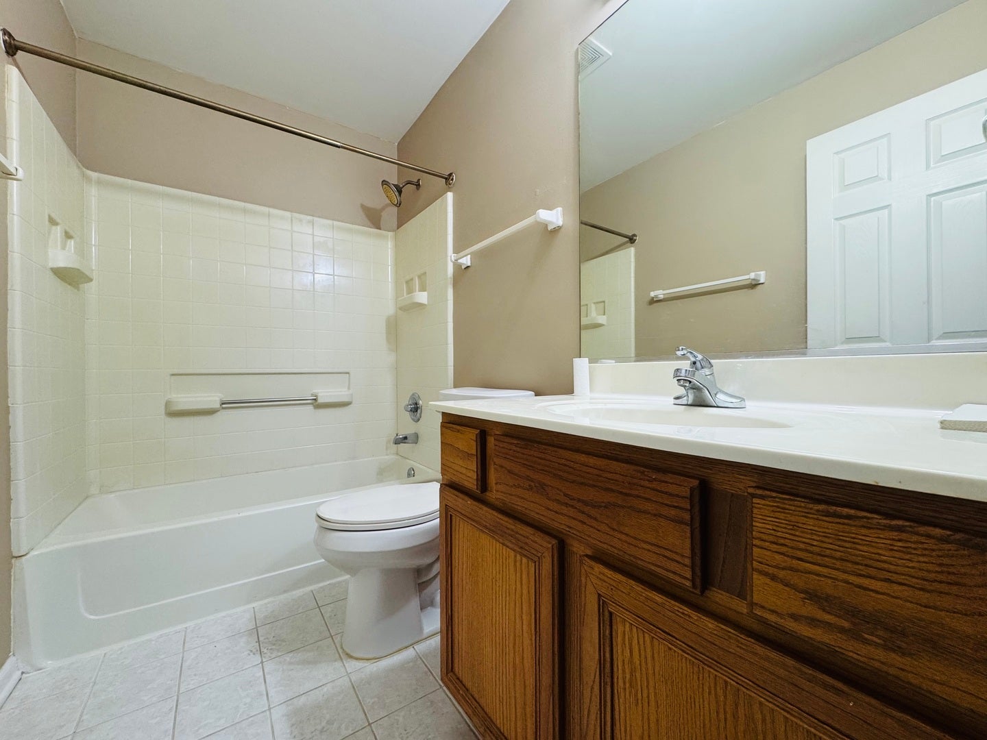 408 Clifton Lane, Bolingbrook, IL 60440