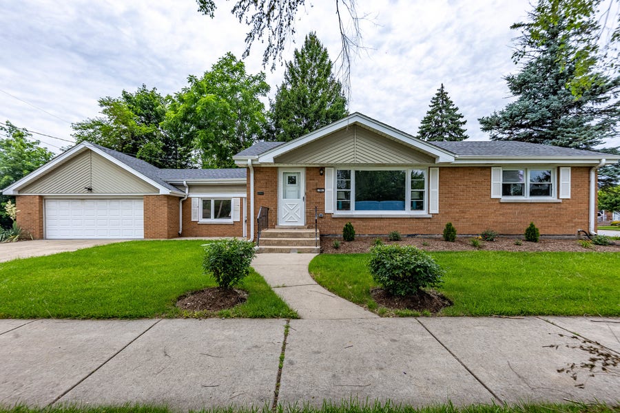 Property photo for 795 E 163rd Street, South Holland, IL