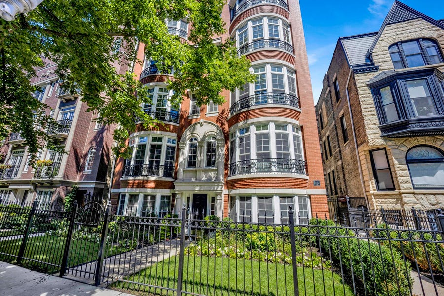 Property photo for 626 W Wrightwood Avenue, #1E, Chicago, IL