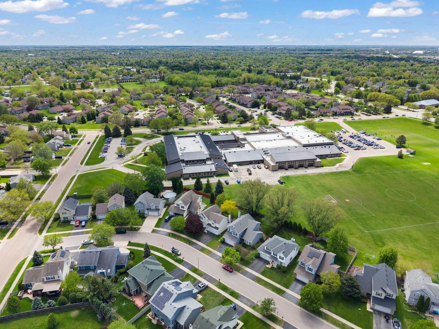 900 Chelsea Court, Aurora, IL 60504 900 Chelsea Court, Aurora, IL 60504
