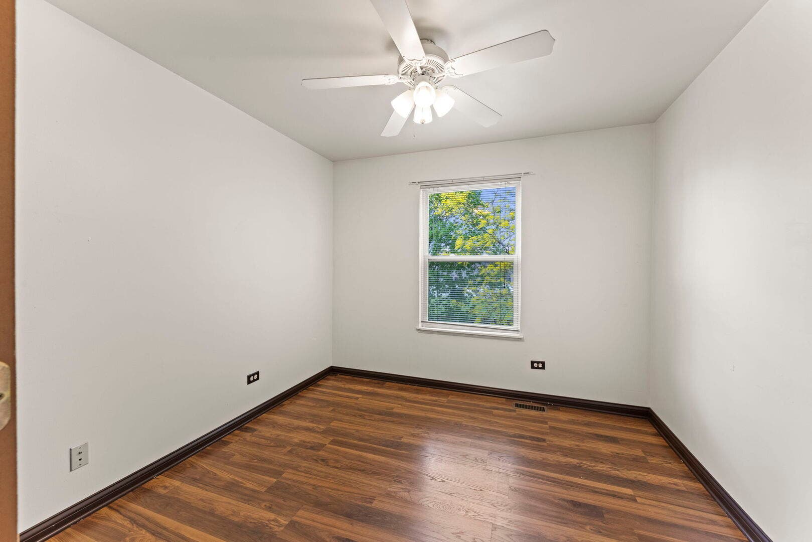 900 Chelsea Court, Aurora, IL 60504 900 Chelsea Court, Aurora, IL 60504