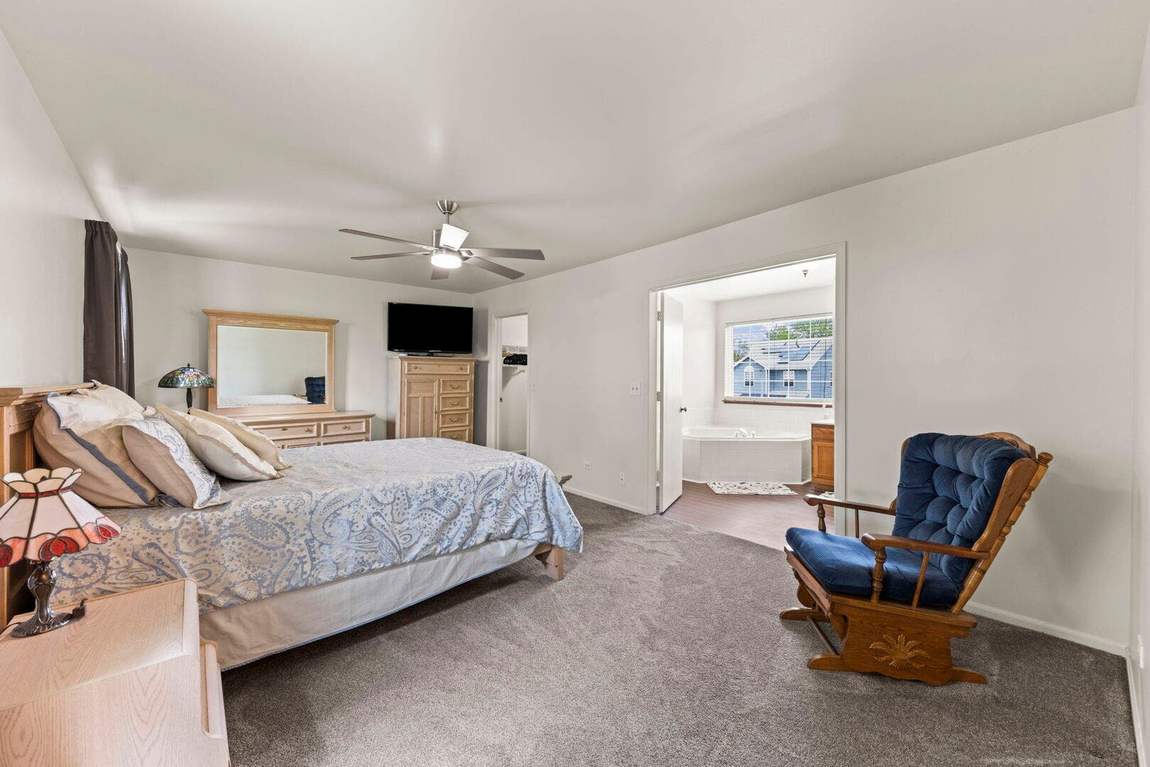 900 Chelsea Court, Aurora, IL 60504 900 Chelsea Court, Aurora, IL 60504