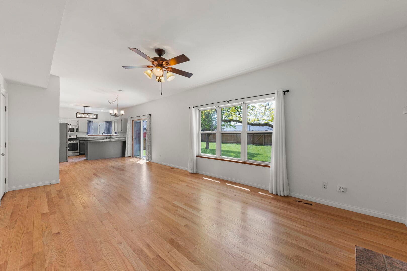 900 Chelsea Court, Aurora, IL 60504 900 Chelsea Court, Aurora, IL 60504