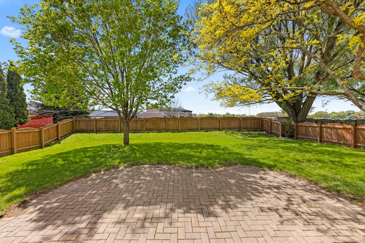 900 Chelsea Court, Aurora, IL 60504 900 Chelsea Court, Aurora, IL 60504