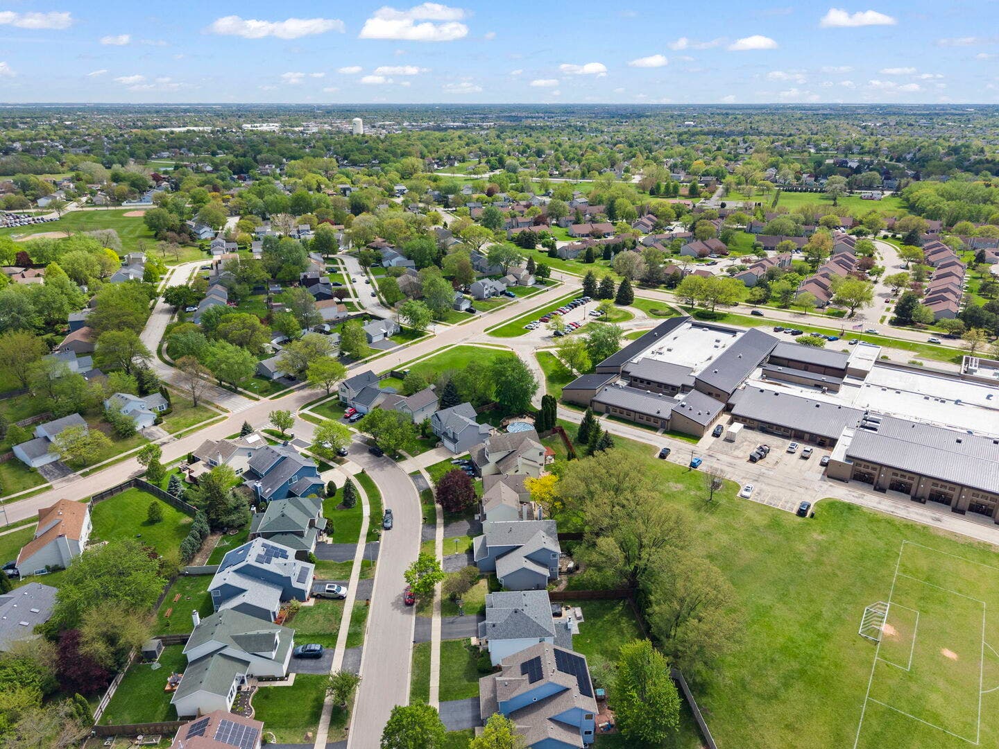 900 Chelsea Court, Aurora, IL 60504 900 Chelsea Court, Aurora, IL 60504