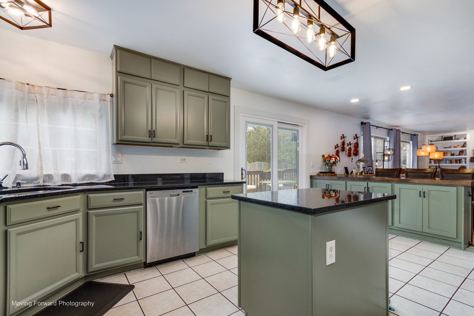 1301 Big Oak Trail, Aurora, IL 60506 1301 Big Oak Trail, Aurora, IL 60506