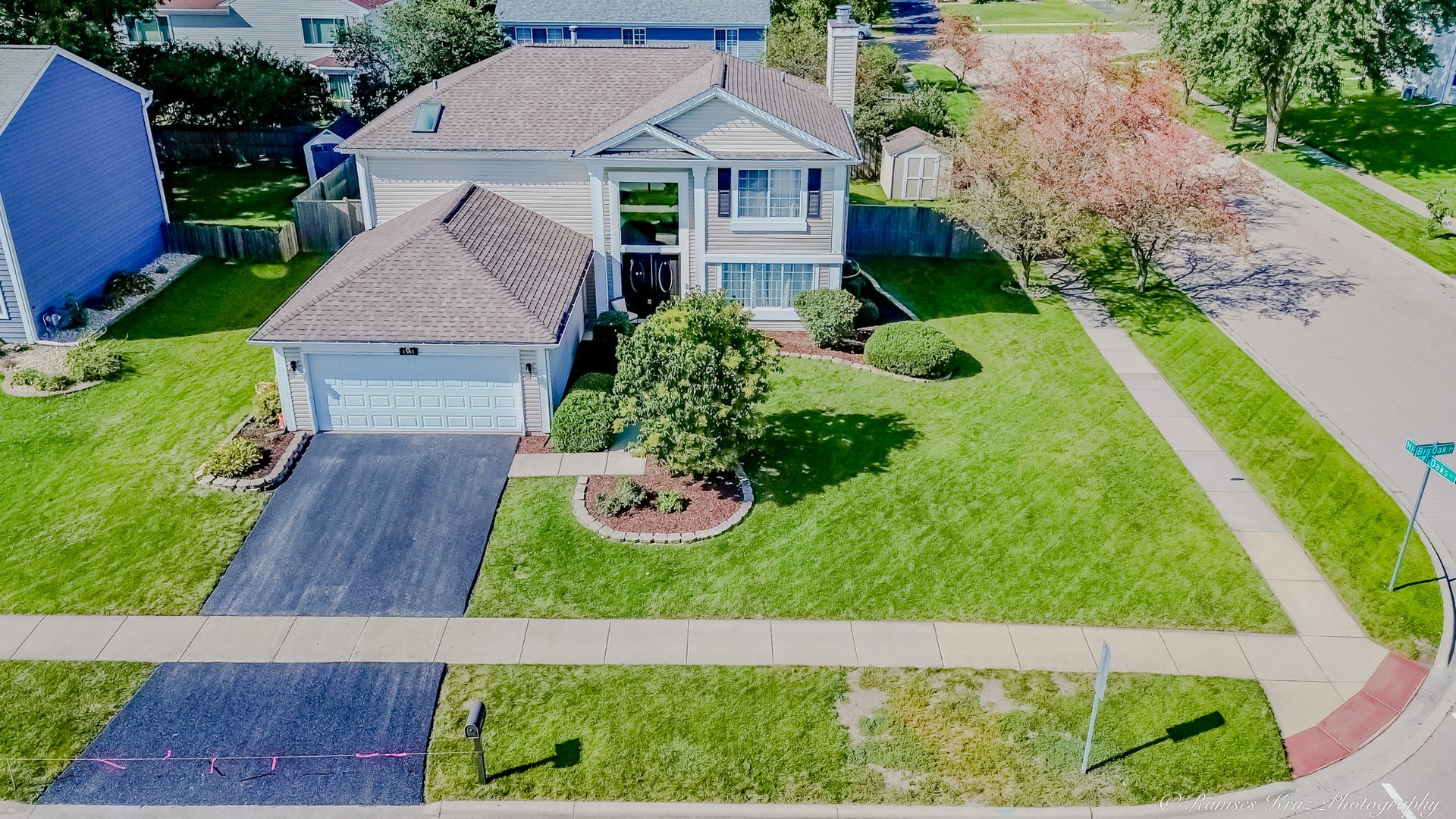 1301 Big Oak Trail, Aurora, IL 60506 1301 Big Oak Trail, Aurora, IL 60506