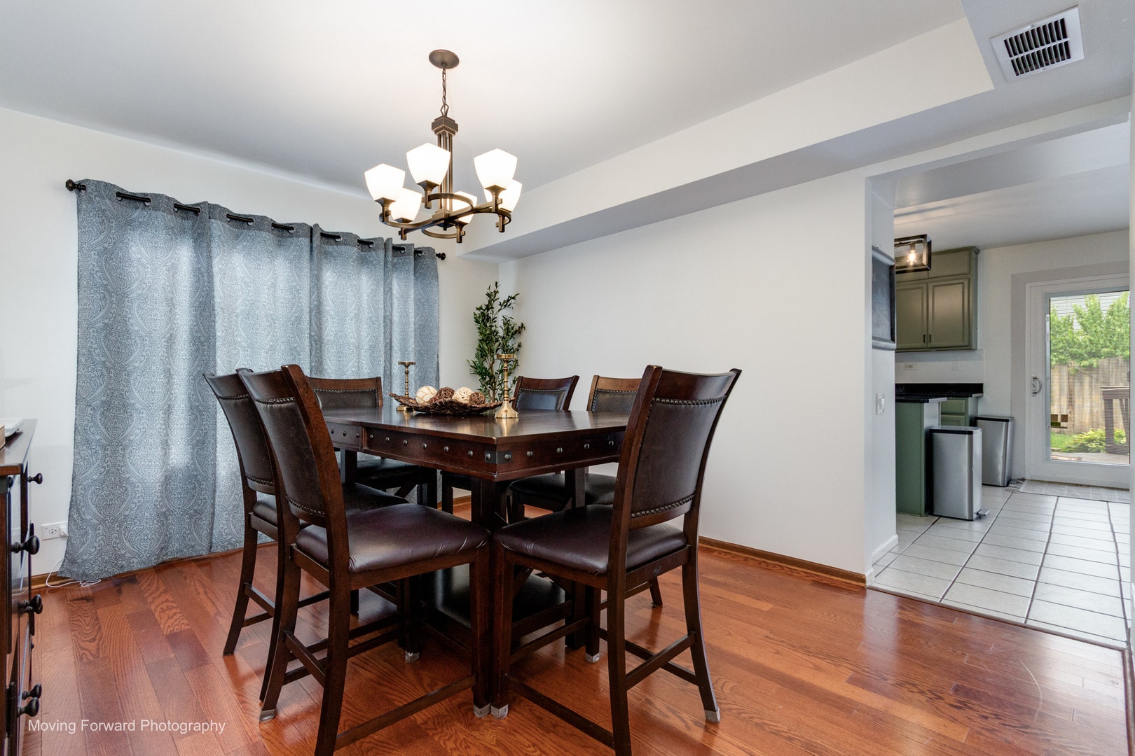1301 Big Oak Trail, Aurora, IL 60506 1301 Big Oak Trail, Aurora, IL 60506