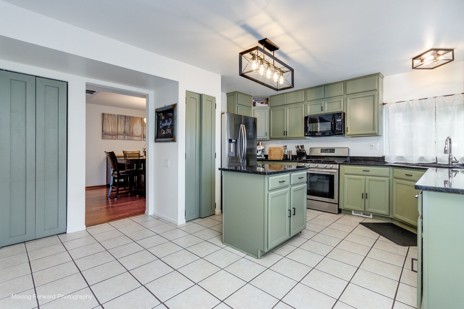 1301 Big Oak Trail, Aurora, IL 60506 1301 Big Oak Trail, Aurora, IL 60506