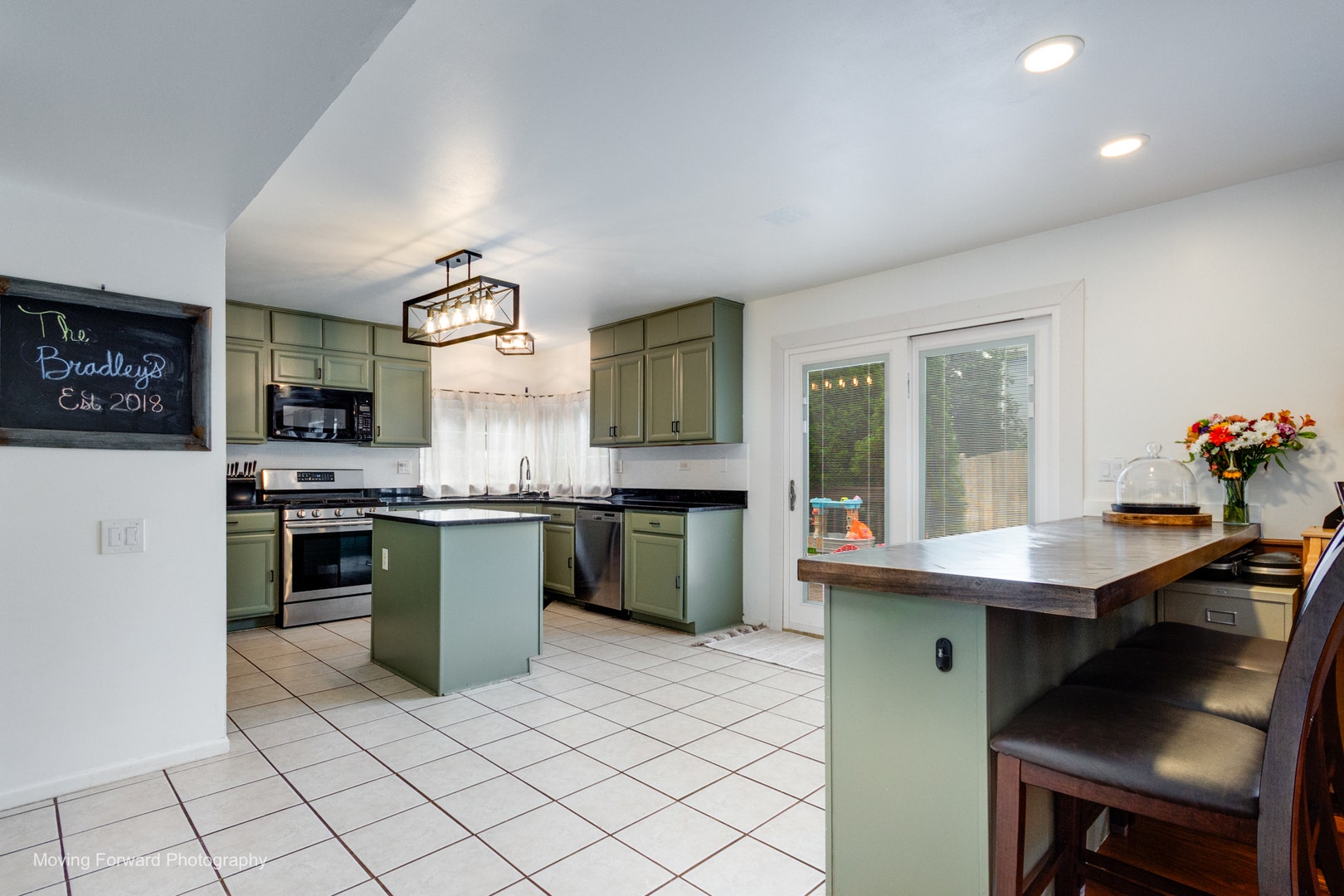 1301 Big Oak Trail, Aurora, IL 60506 1301 Big Oak Trail, Aurora, IL 60506