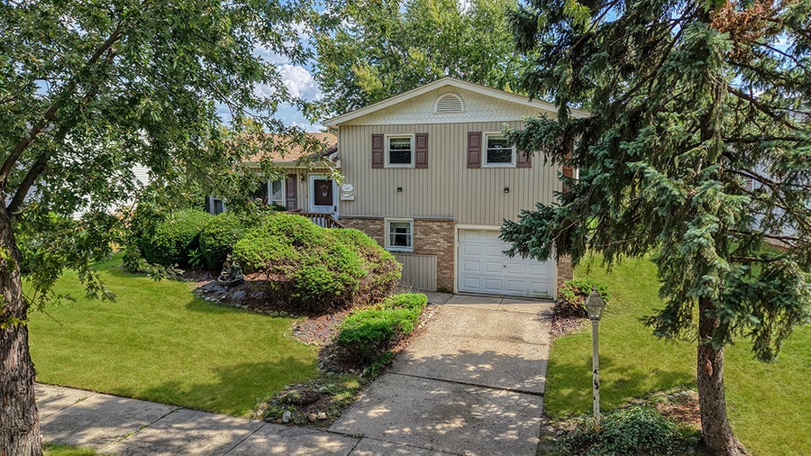 Property photo for 5809 Orange Lane, Oak Forest, IL