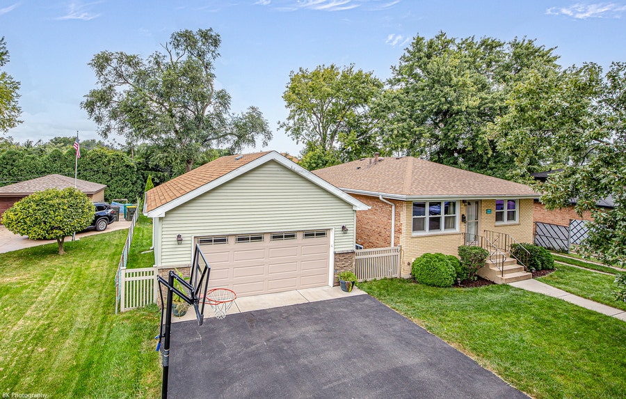 Property photo for 6520 Ridge Drive, Chicago Ridge, IL