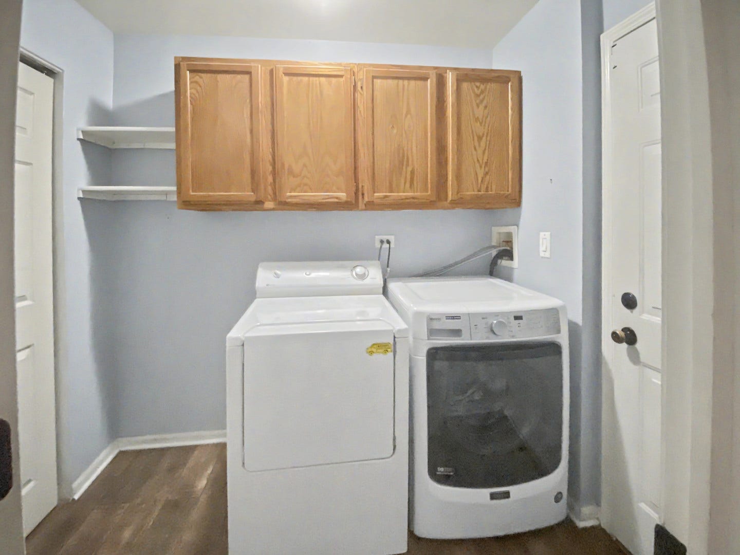 1213 Pennsbury Lane, Aurora, IL 60502 Laundry room