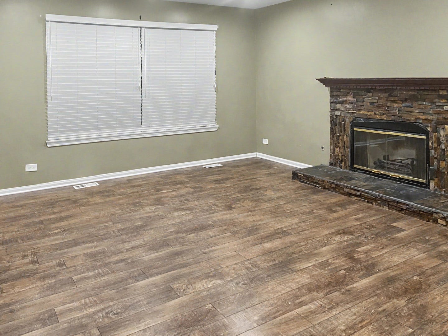 1213 Pennsbury Lane, Aurora, IL 60502 Family room