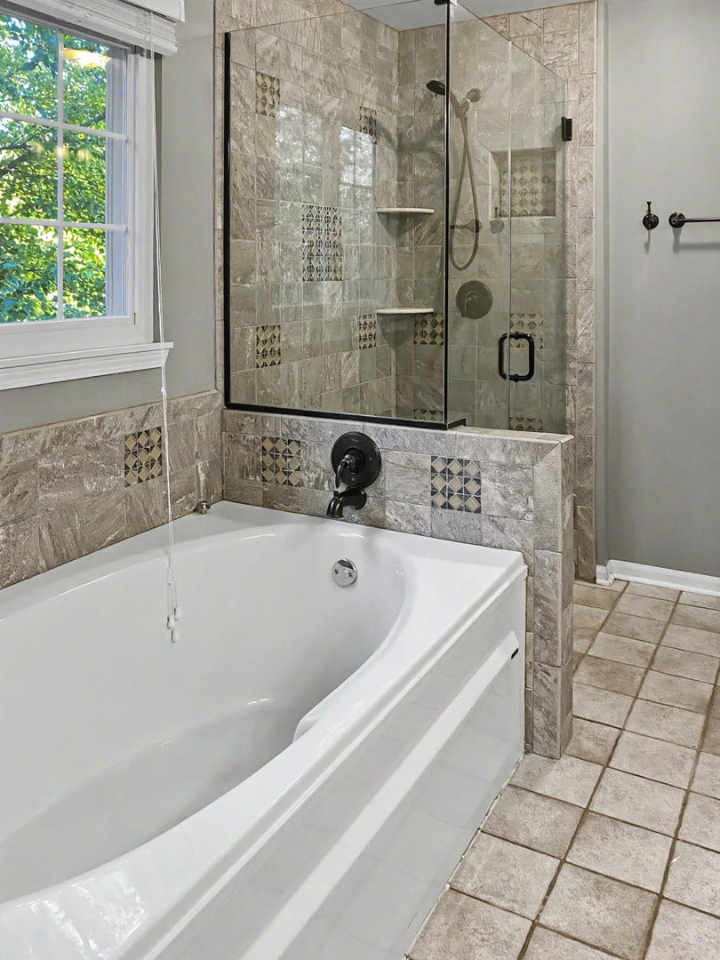 1213 Pennsbury Lane, Aurora, IL 60502 Master bath